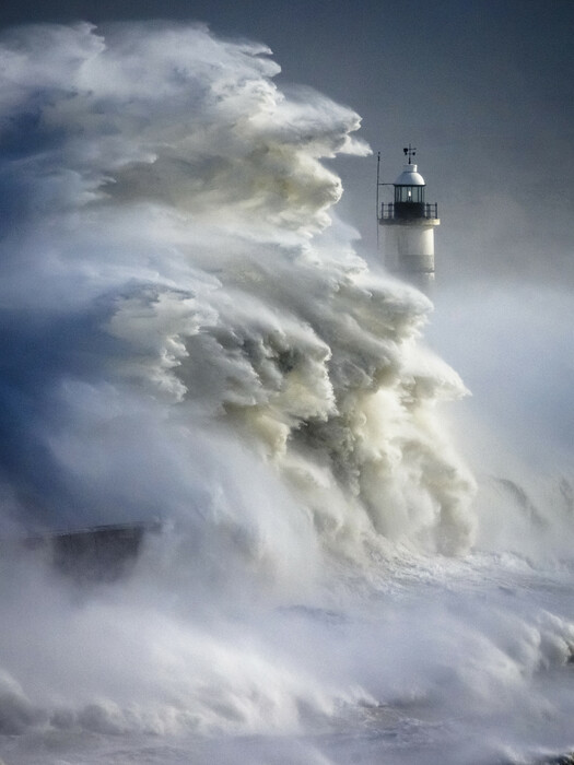 Weather Photographer of the Year: Μαγικά ουράνια τόξα, κεραυνοί και ακραία καιρικά φαινόμενα