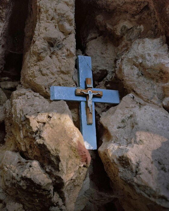 Les Rochers Fauves: Τι συμβαίνει στην ταυτότητα όταν περιβάλλεται παντού από νερό;