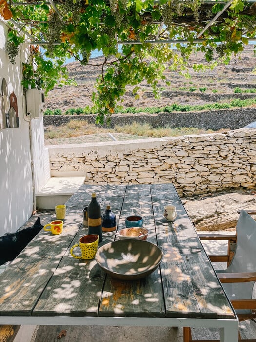 Ένα μικροσκοπικό εξοχικό σε έναν οικισμό της Σύρου