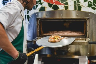 Pizza Dal Professore: Μια λαχταριστή pizza στη Στοά Μπολάνη