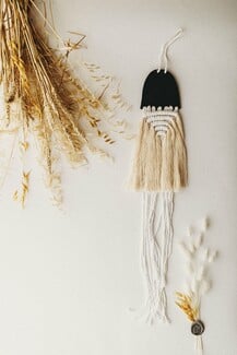 Pantias Macramé Design: Ο Παντελής Μπίζμπας αφηγείται ιστορίες δημιουργίας μέσα από την τέχνη του macramé