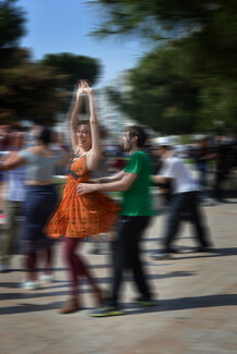 Η ευτυχία μέσα από 20 φωτογραφίες απ' την ομώνυμη ομαδική έκθεση