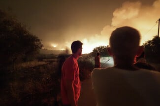 Μαίνεται η πυρκαγιά στη Βόρεια Εύβοια - Εκκενώθηκαν Στροφυλιά και Κοκκινομηλιά