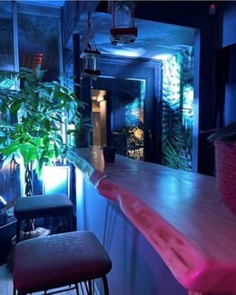 Rook Cocktail Bar: Ένα τροπικό cocktail bar στην καρδιά του χειμώνα στο Κολωνάκι