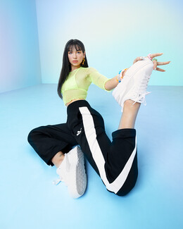 SHE MOVES LIKE A STAR: PUMA x DUA LIPA ‘’MAYZE GLOW’’