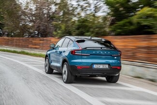 H Volvo γύρισε με το νέο C40 Recharge το διακόπτη