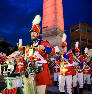 Ο Δήμαρχος Αθηναίων Κώστας Μπακογιάννης φωταγωγεί την πόλη μαζί με Δημάρχους από όλο τον κόσμο