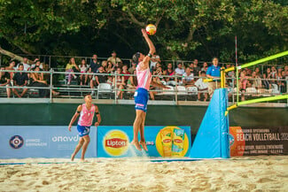 Είδαμε beach volley στο Σύνταγμα παρέα με Lipton Ice Tea Sparkling και παίξαμε το πιο δροσερό interactive game