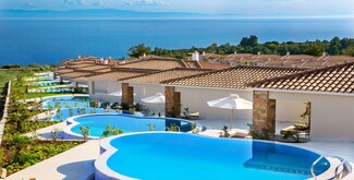 Ajul Luxury Hotel & Spa Resort: Μια εμπειρία αναζωογόνησης και ευεξίας με θέα τα κρυστάλλινα νερά της Χαλκιδικής