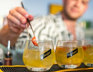 Το Sunset Party του Schweppes στο Moxy που θα θυμόμαστε για καιρό