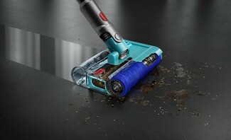 Η ισχυρή ασύρματη σκούπα της Dyson ξεμπερδεύει τις τρίχες, αποκαλύπτει την αόρατη σκόνη και τώρα σφουγγαρίζει τα σκληρά δάπεδα