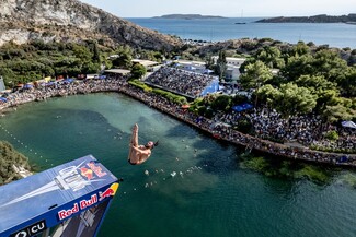 Red Bull Cliff Diving: Αθλητικό υπερθέαμα στη Λίμνη Βουλιαγμένη