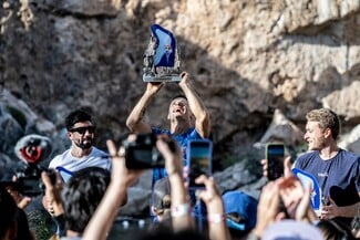 Red Bull Cliff Diving: Αθλητικό υπερθέαμα στη Λίμνη Βουλιαγμένη