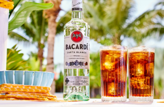 Bacardi Cocktail on tour: Απολαμβάνοντας takeaway cocktails στα πιο ωραία spots της πόλης