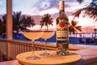 Bacardi Cocktail on tour: Απολαμβάνοντας takeaway cocktails στα πιο ωραία spots της πόλης