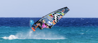 O Red Bull αθλητής Lennart Neubauer πήρε παγκόσμια πρωτιά στο Fuerteventura PWA World Cup