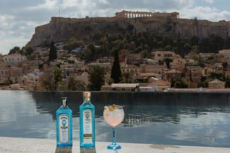 Η Master Distiller του Bombay Sapphire βρέθηκε στην Αθήνα και αποκάλυψε τα μυστικά ενός premium gin