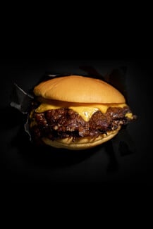 Burgerilla: Εκεί που το smashed burger είναι f#cking awesome