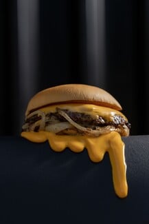 Burgerilla: Εκεί που το smashed burger είναι f#cking awesome