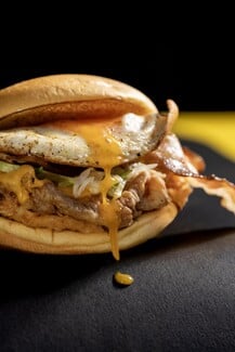 Burgerilla: Εκεί που το smashed burger είναι f#cking awesome