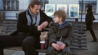 «Love Actually»: Ο Χρήστος γιορτάζει τα Χριστούγεννα στον Δαναό με την πιο Christmas comfort ταινία