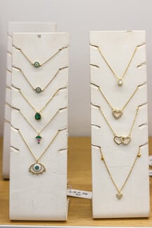 Στο Lavi Jewellery, στο Χαλάνδρι, κάθε κόσμημα είναι κυριολεκτικά μοναδικό 