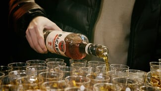 BACARDI Spiced: Το κοκτέιλ που έπιναν όλοι στο πατρινό Καρναβάλι (και πώς να το φτιάξετε)