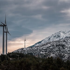 Αιολικά στα Βαρδούσια Όρη: Όταν το κράτος αναιρεί το κράτος