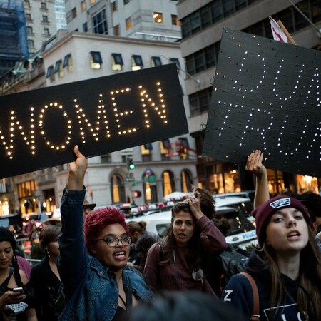 Οι εμπνευστές του "Women's March" τώρα διοργανώνουν και "μέρα χωρίς γυναίκες"