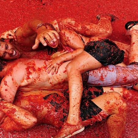 La Tomatina! Μέσα στη γιορτή της ντομάτας στη Buñol