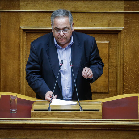 Βουλή: Ο Λαμπρούλης (ΚΚΕ) ζητά απαλλαγή από τα καθήκοντα αντιπροέδρου για να συνδράμει ως γιατρός κατά του κορωνοϊού