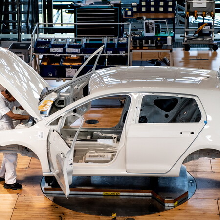 «Φρένο» στην παγκόσμια παραγωγή αυτοκινήτων λόγω έλλειψης ημιαγωγών