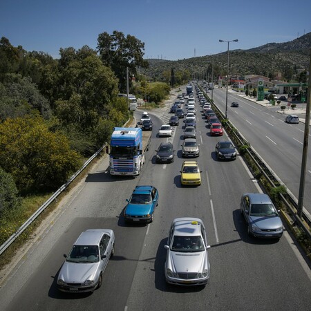 Πλήρης διακοπή κυκλοφορίας στην εθνική Αθηνών-Κορίνθου - Θα γίνει ελεγχόμενη έκρηξη