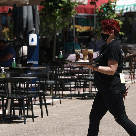 Εστίαση: Και οι εργαζόμενοι στον χορό των αγωγών κατά του Δημοσίου