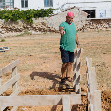 Μια νέα «ανασκαφή» στην Ελευσίνα φέρνει στο φως τα έργα του γλύπτη Ανδρέα Λόλη