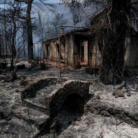 Υπουργείο Υποδομών: 1.961 αυτοψίες μέχρι σήμερα σε καμένα κτίρια