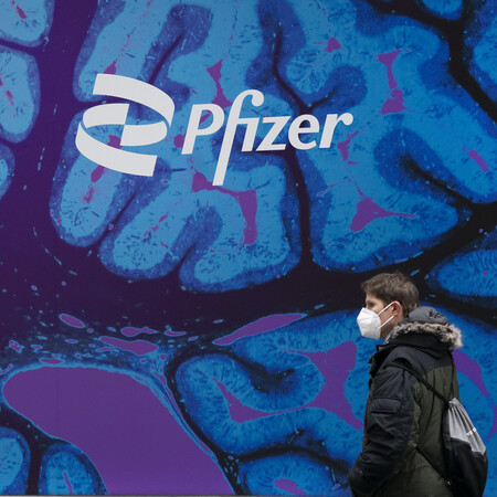 Η Pfizer επιτρέπει την παραγωγή γενόσημων του χαπιού της κατά του κορωνοϊού σε 95 χώρες