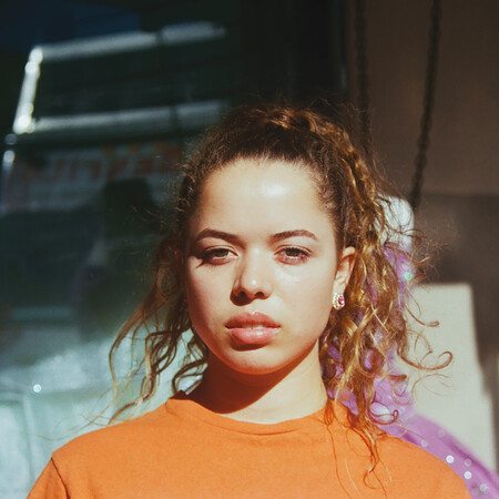 Η Nilüfer Yanya είναι η πιο συναρπαστική ροκ σταρ της Βρετανίας