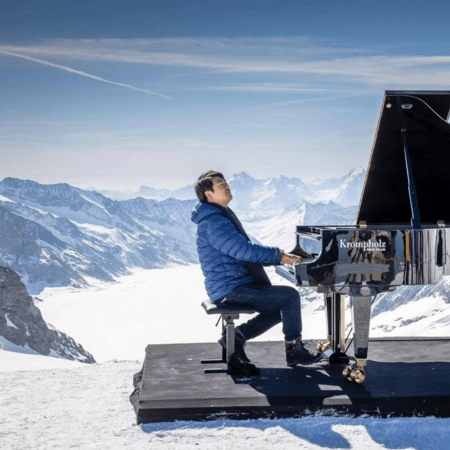 Pianist Lang Lang performs 3,454 metres up a Swiss mountain – video