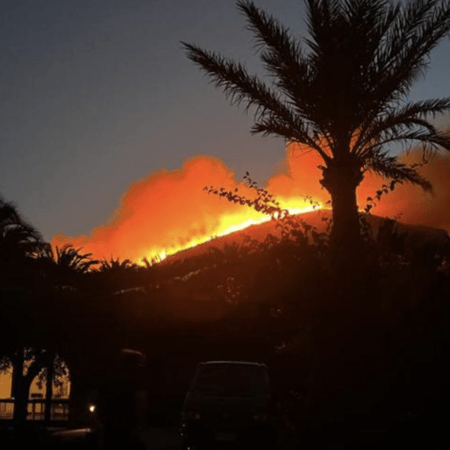 Ιταλία: Πυρκαγιά στη νήσο Pantelleria - Απομακρύνθηκε από τη βίλα του ο Τζόρτζιο Αρμάνι