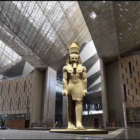 Μέσα στο Μεγάλο Αιγυπτιακό Μουσείο λίγο πριν τα εγκαίνια