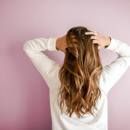 Πόσο συχνά πρέπει να λούζουμε τα μαλλιά μας- Δερματολόγος απαντά