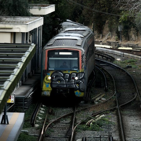 Πτώση ατόμου στον σταθμό Πευκάκια του ΗΣΑΠ