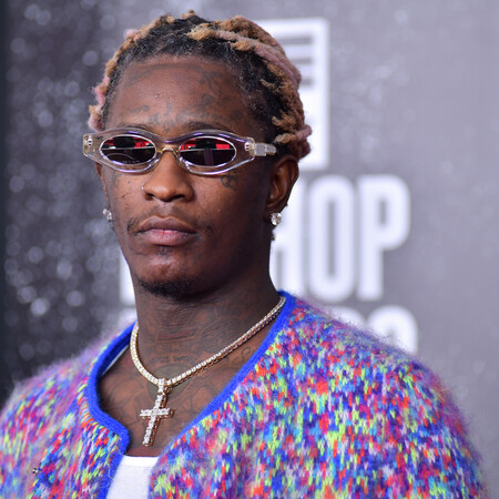 Ο ράπερ Young Thug και ο συγκατηγορούμενος του έκαναν συναλλαγή ναρκωτικών μέσα σε δικαστήριο