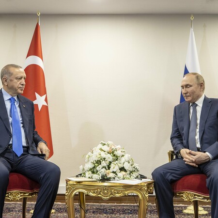 Ο Ερντογάν προανήγγειλε πιθανή επίσκεψη Πούτιν στα εγκαίνια πυρηνικού σταθμού