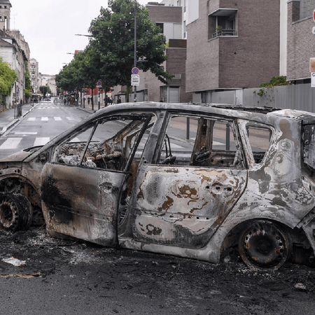 Γαλλία: Μεγάλο πλήθος στην κηδεία του 17χρονου - Συνθήματα για δικαιοσύνη 