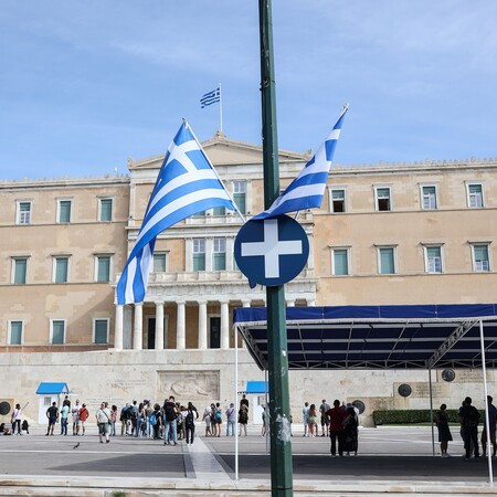 28η Οκτωβρίου: Κλειστοί δρόμοι λόγω παρελάσεων, πώς θα κινηθούν τα ΜΜΜ