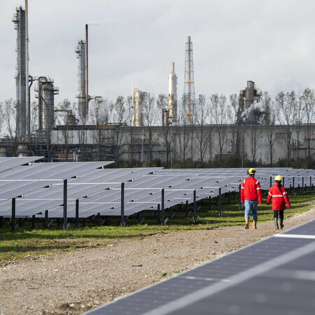 Η Shell αναστέλλει επ' αόριστον τις διελεύσεις από την Ερυθρά Θάλασσα λόγω Χούτι