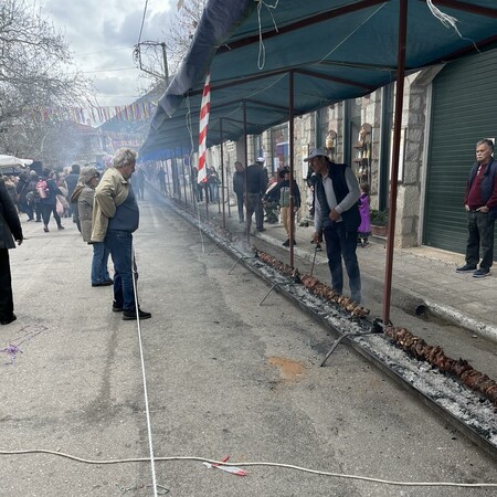 Στην Αμφίκλεια έφτιαξαν και φέτος το κοντοσούβλι - γίγας των 130 μέτρων!