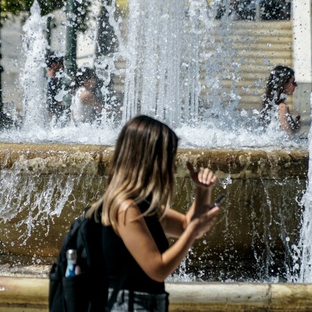 Καύσωνας: Ποια σχολεία είναι κλειστά σήμερα - Τηλεργασία στο Δημόσιο και μέτρα ασφαλείας για τους εργαζόμενους